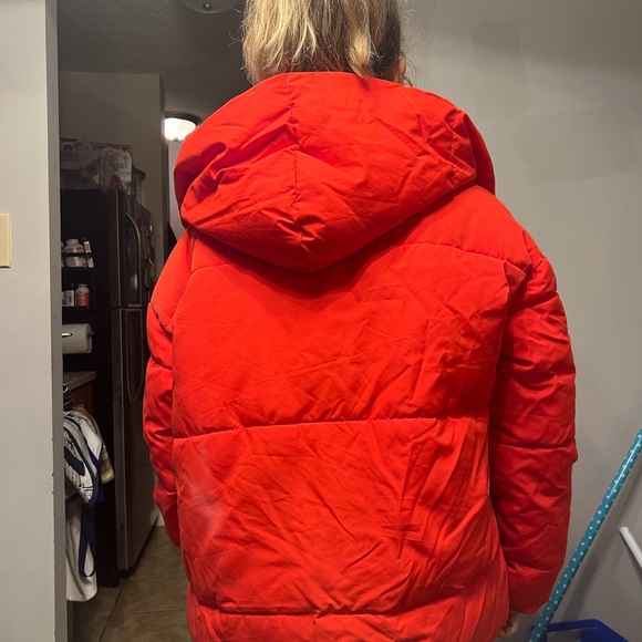 Oversized Bright red puffer jacket - Picture 4 of 5